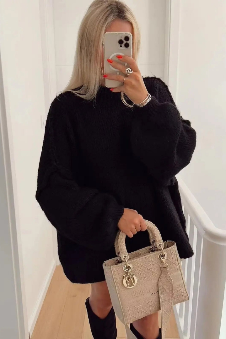 Feminina - Knitted Sweater